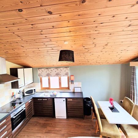Lomond 2 With Private Hot Tub - Fife - Loch Leven - Lomond Hills Villa Kelty Dış mekan fotoğraf