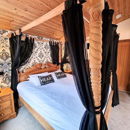 Lomond 2 With Private Hot Tub - Fife - Loch Leven - Lomond Hills Villa Kelty Dış mekan fotoğraf
